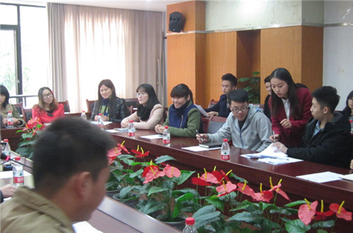 各学院优秀学生干部同意并在倡议书上签字